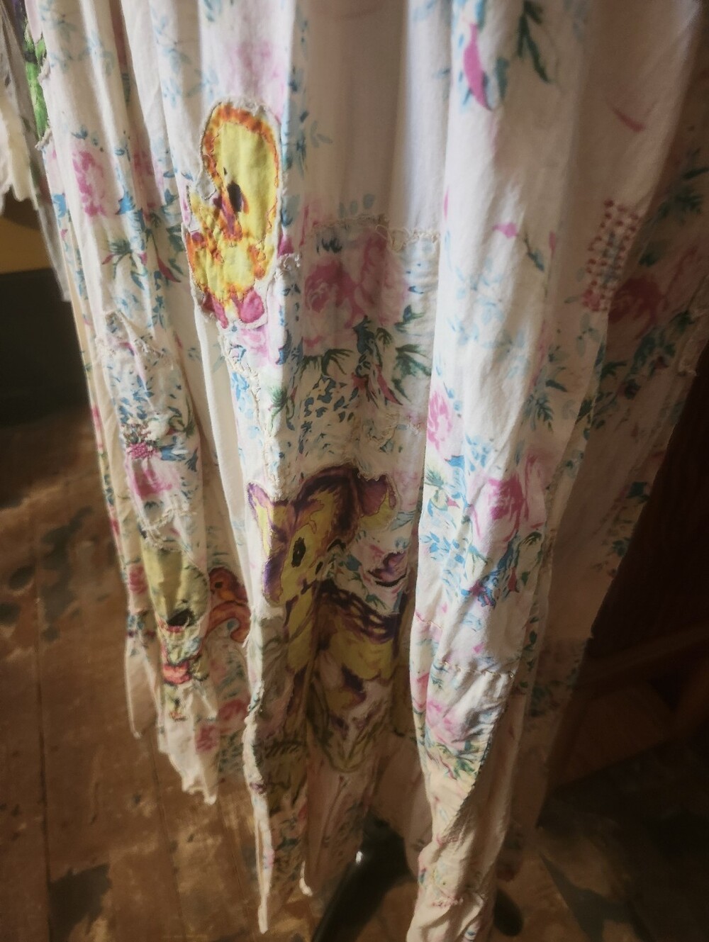 Magnolia Pearl Cotton Appliqued Dress - Picture 5 of 10